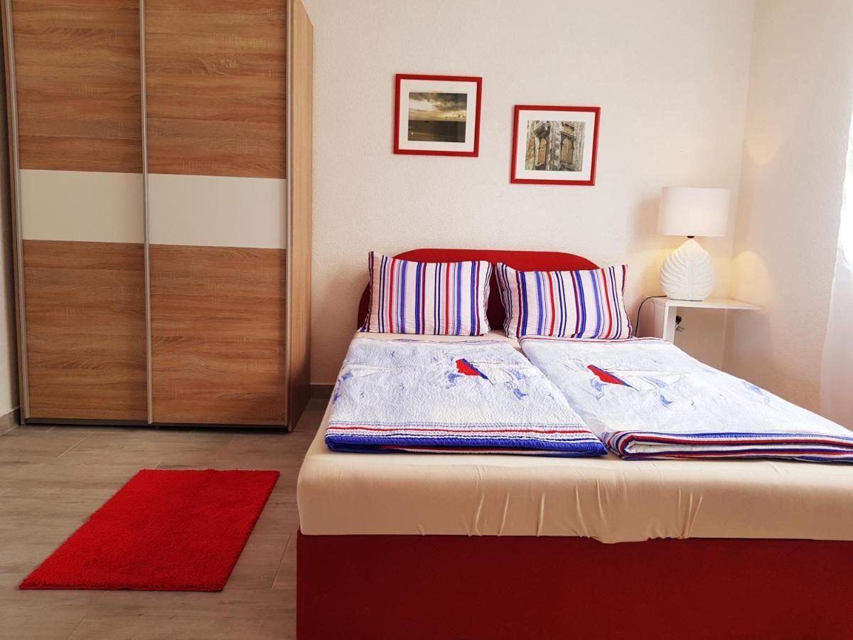 Pink Paradiso Apartment Рогозница Екстериор снимка